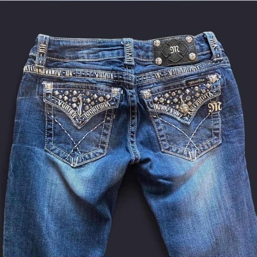 Women's Miss Me Jean’s - Picture 3 of 6